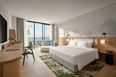 Chambre Double Deluxe avec balcon — The Yacht Hotel by DC